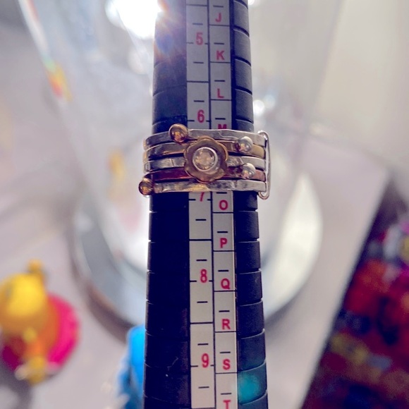 ✅Stacked silver (925) & plated rings w/ centre flower & pink CZ stone. 🌸 - Picture 7 of 8